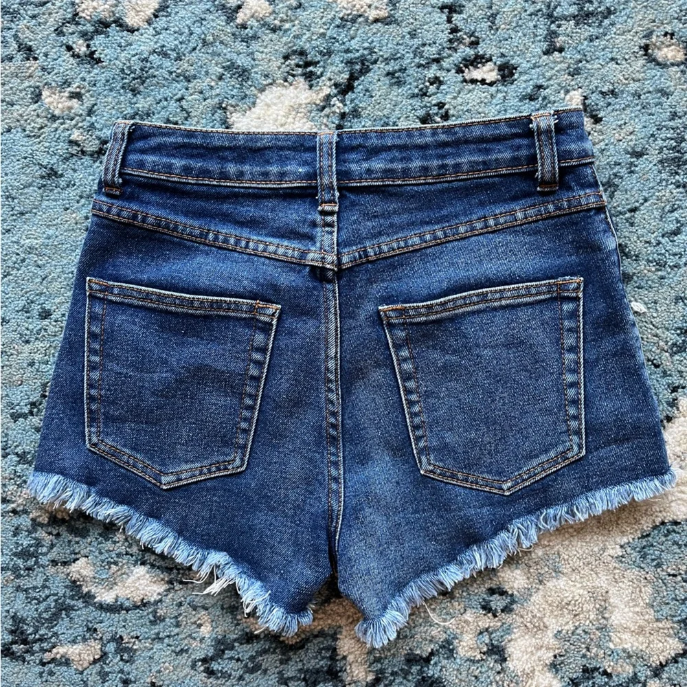 Superdown dark denim shorts frayed - Picture 2 of 2